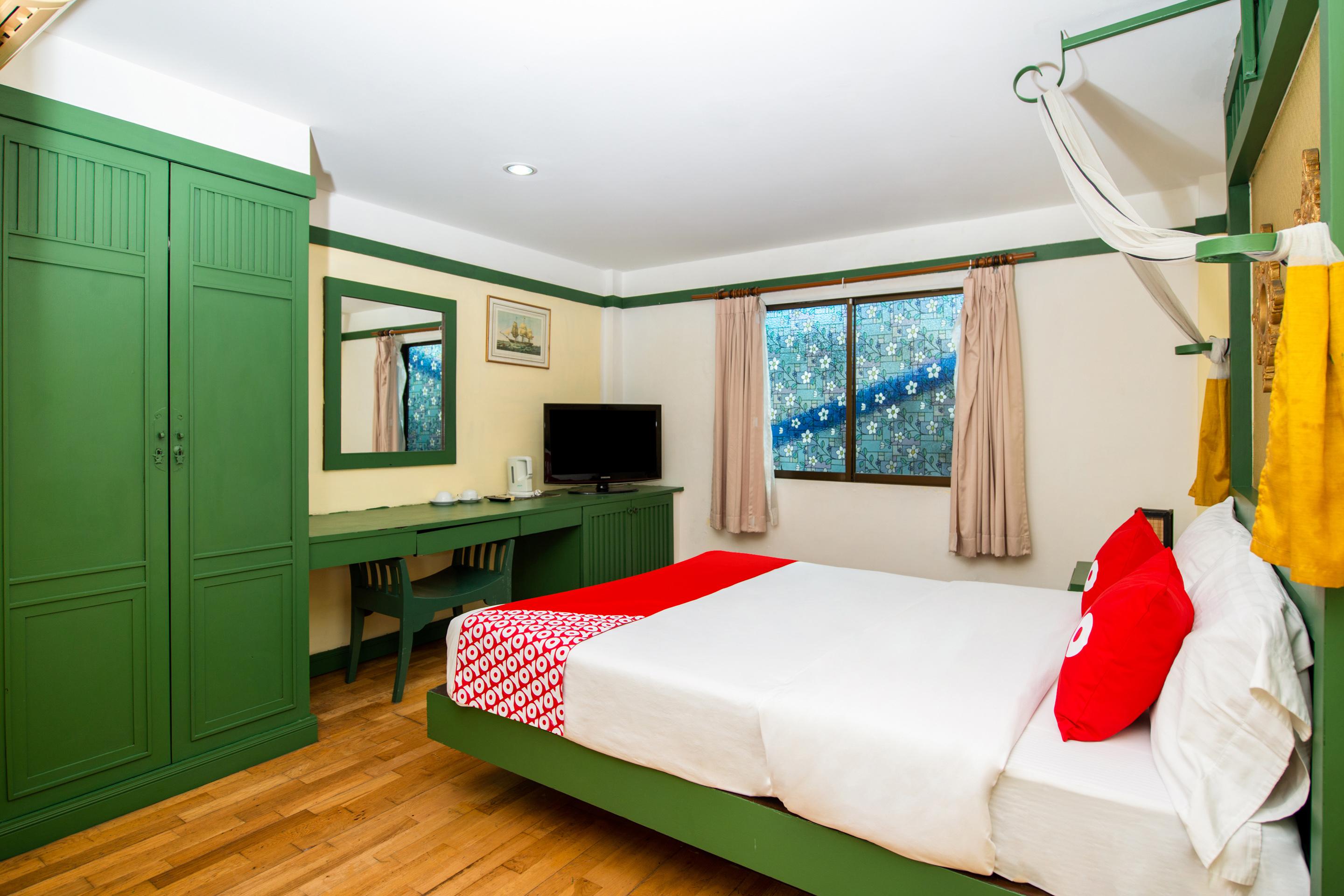 Oyo 255 The Ocean Hotel Patong Bagian luar foto