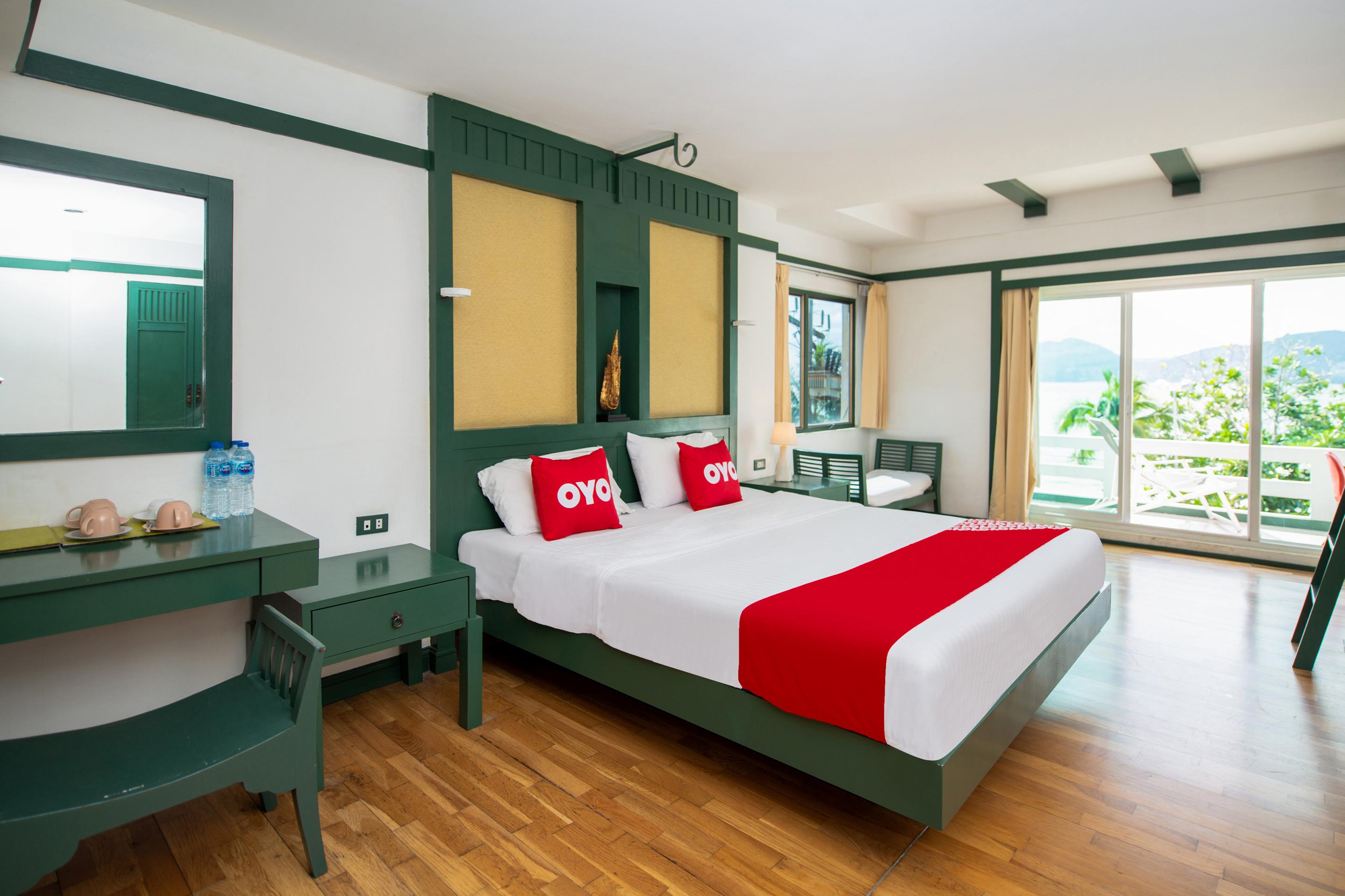Oyo 255 The Ocean Hotel Patong Bagian luar foto