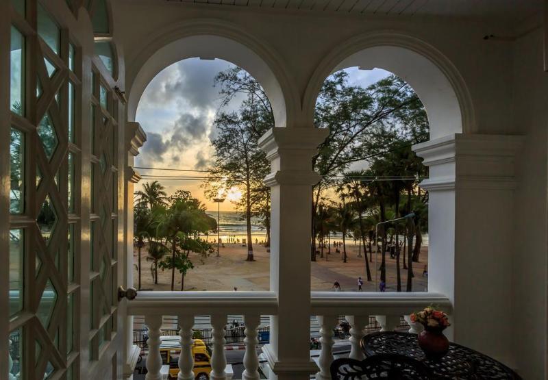 Oyo 255 The Ocean Hotel Patong Bagian luar foto
