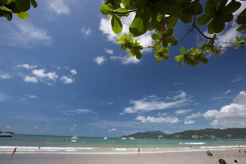Oyo 255 The Ocean Hotel Patong Bagian luar foto