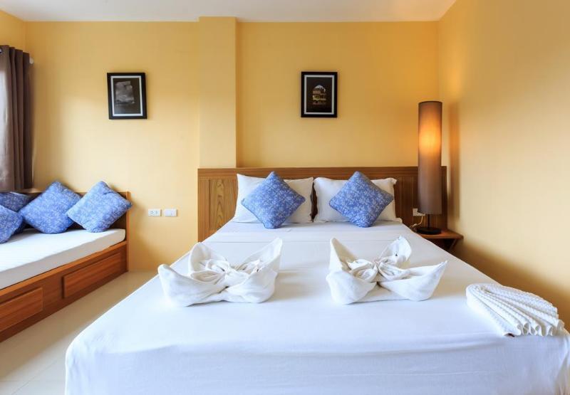 Oyo 255 The Ocean Hotel Patong Bagian luar foto