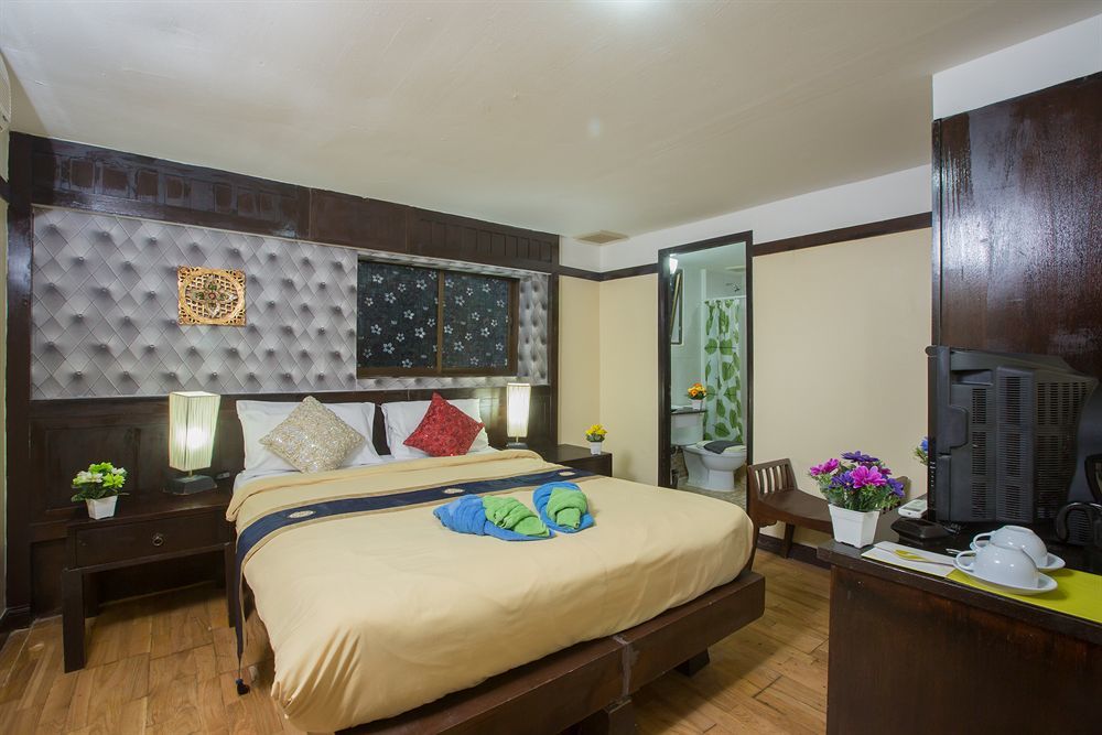 Oyo 255 The Ocean Hotel Patong Bagian luar foto